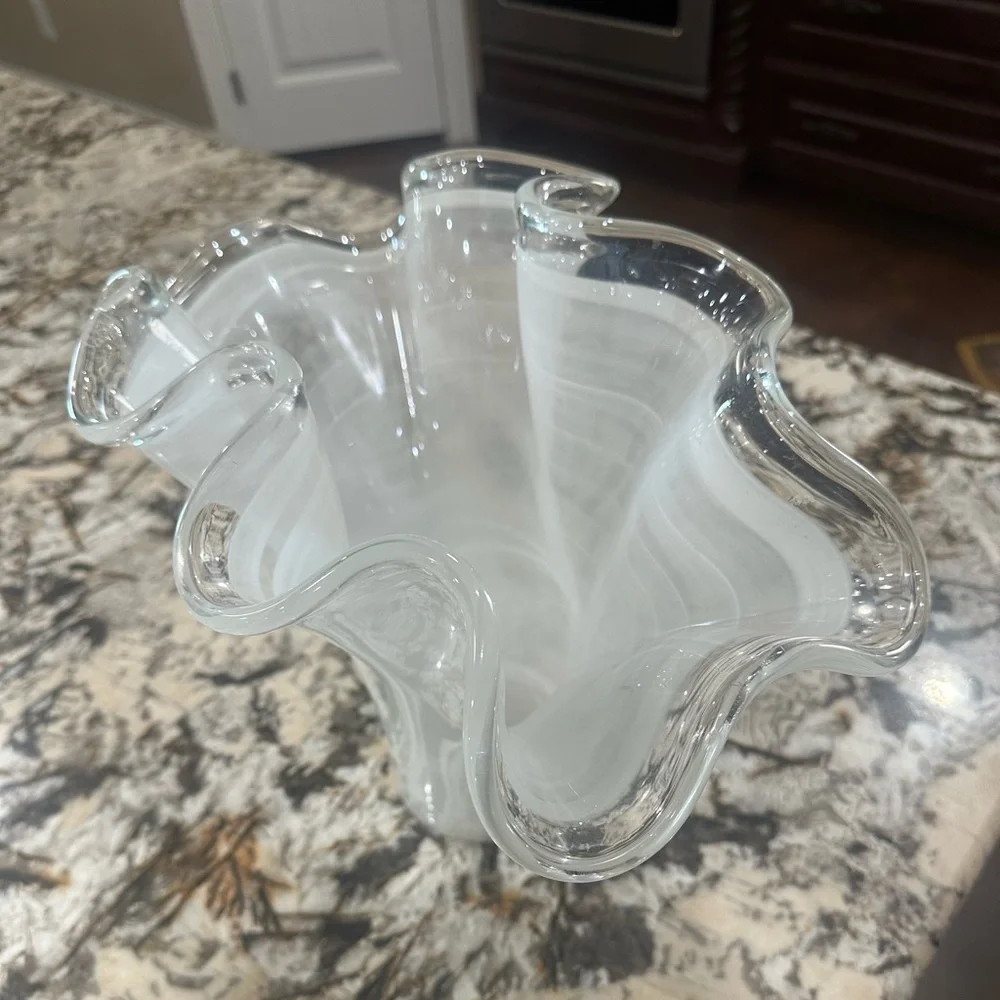 Tammoro Home Murano Art Glass Hand Blown Mid-Century Modern White Swirled Vase